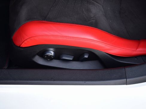 Used 2021 Chevrolet Corvette Stingray w/ Z51 Performance Package image 20