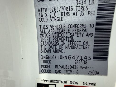 Used 2024 Nissan Frontier SV w/ Technology Package image 35