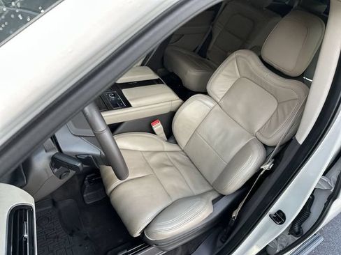 Used 2022 Lincoln Navigator Reserve AWD/4WD image 12