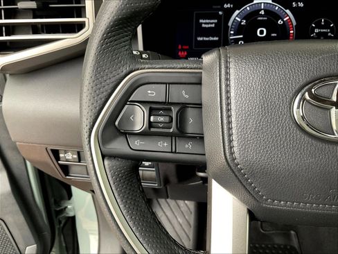 Used 2025 Toyota Tundra Limited AWD/4WD image 12