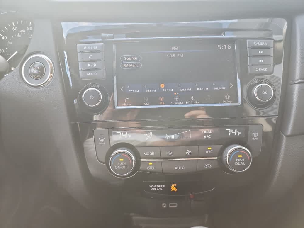 Used 2018 Nissan Rogue SV AWD/4WD image 18