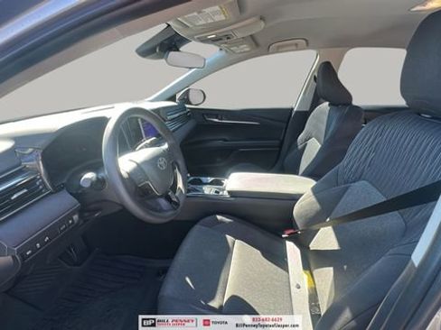 Used 2025 Toyota Camry LE image 11