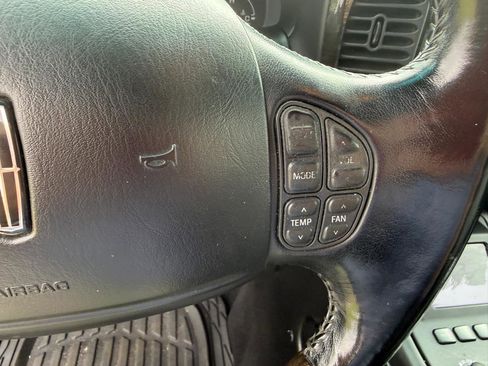 Used 2002 Lincoln Blackwood RWD image 25