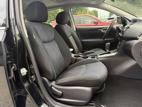 Used 2019 Nissan Sentra SV w/ Special Edition Package FWD image 14