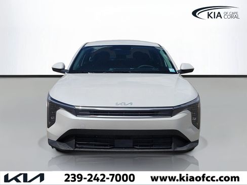 New 2026 Kia K4 FWD image 2