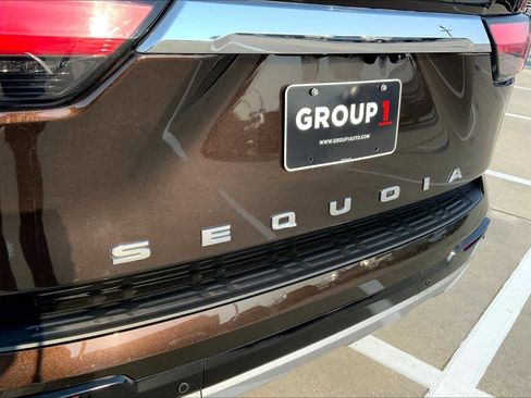 Used 2023 Toyota Sequoia Limited image 9