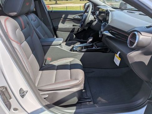 New 2026 Chevrolet Trax RS FWD image 34