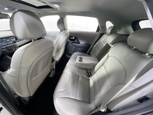 Used 2019 Kia Niro Touring image 24