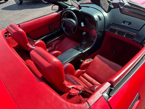 Used 1992 Chevrolet Corvette Convertible RWD image 19