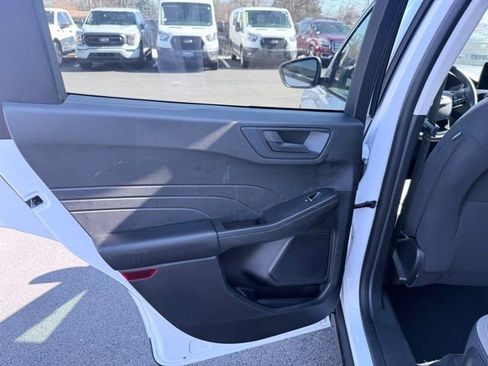 Certified 2022 Ford Escape SE w/ Convenience Package image 17