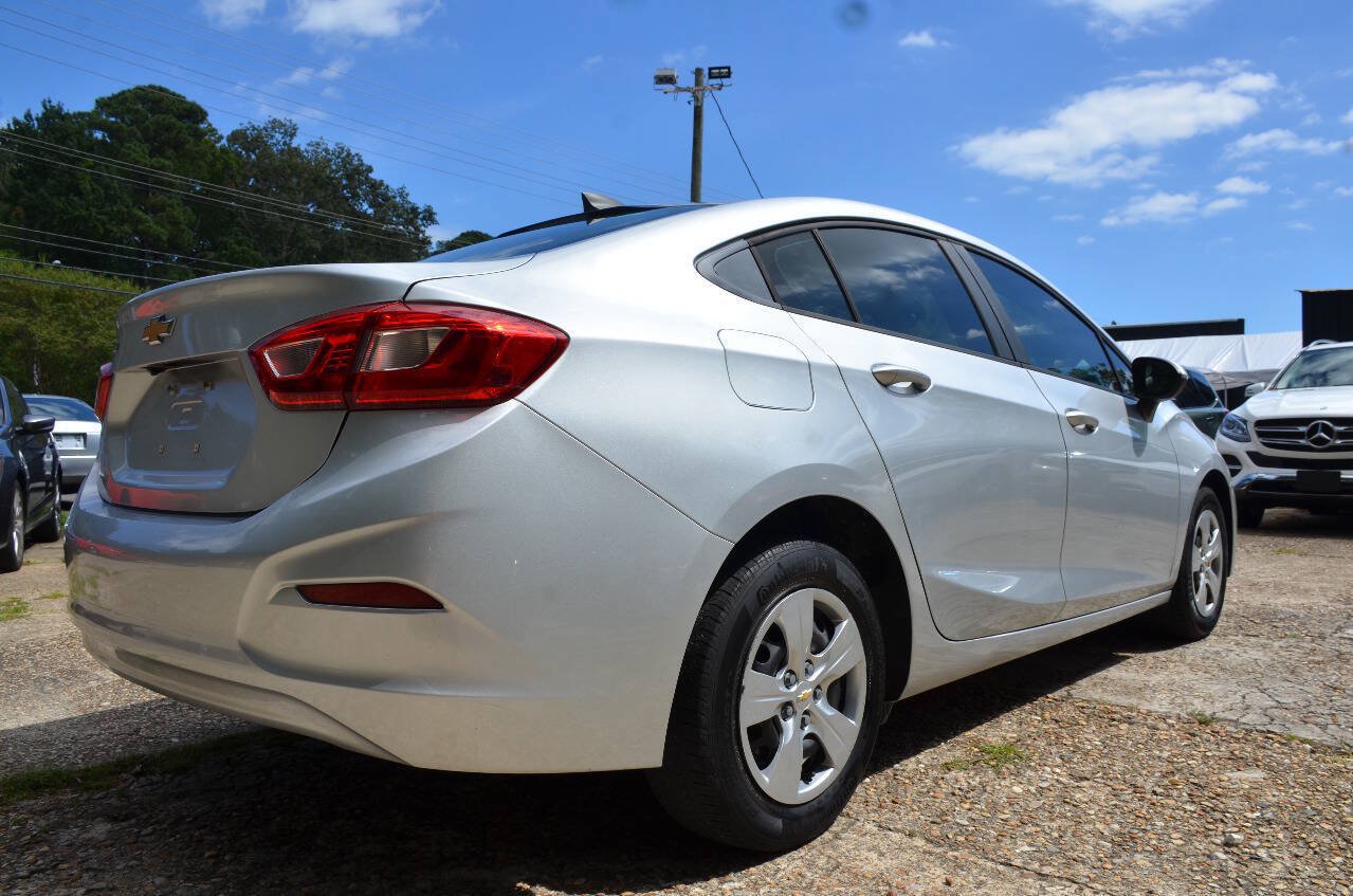 Used 2018 Chevrolet Cruze LS FWD image 9