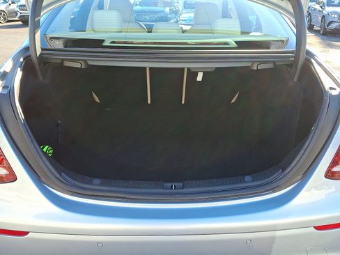 Used 2017 Mercedes-Benz E 300 4MATIC image 32