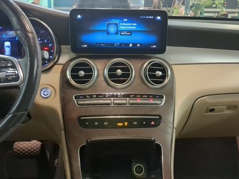 Used 2021 Mercedes-Benz GLC 300 4MATIC image 12