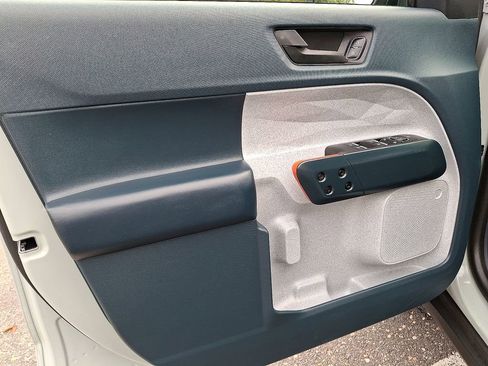 Used 2023 Ford Maverick XLT image 14