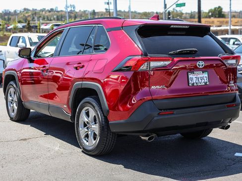 Used 2024 Toyota RAV4 XLE AWD/4WD image 22