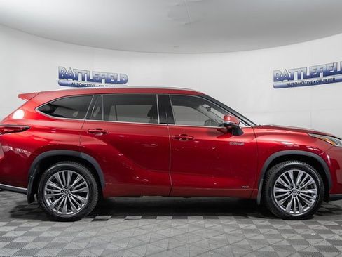 Used 2021 Toyota Highlander Platinum image 13