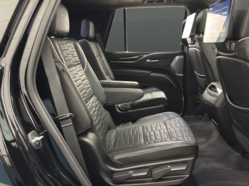Used 2022 Cadillac Escalade Sport Platinum w/ LPO, ONYX Package AWD/4WD image 24