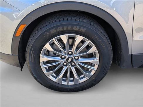 Used 2024 Cadillac XT4 Premium Luxury image 9