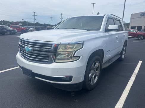 Used 2015 Chevrolet Tahoe LT RWD image 2