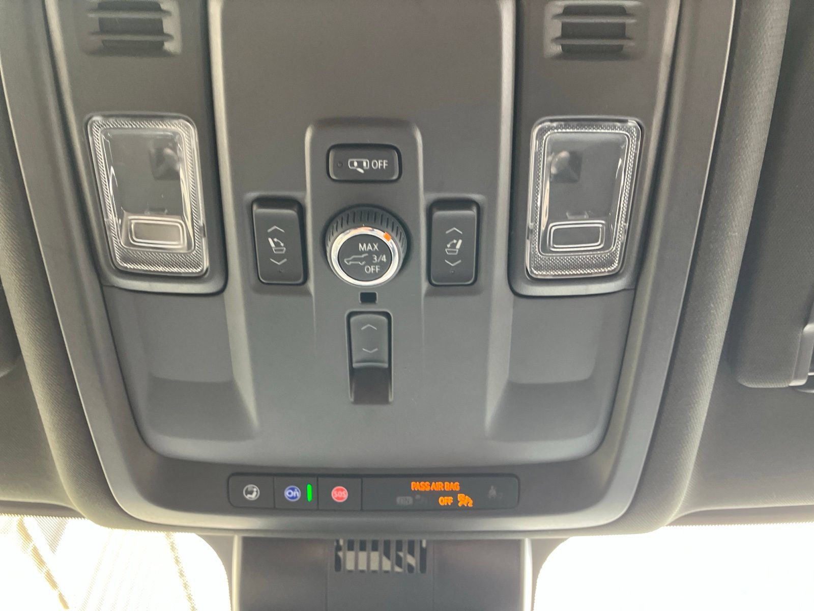 Used 2025 GMC Yukon Denali AWD/4WD image 13