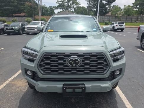 Used 2023 Toyota Tacoma TRD Sport w/ Technology Package RWD image 2