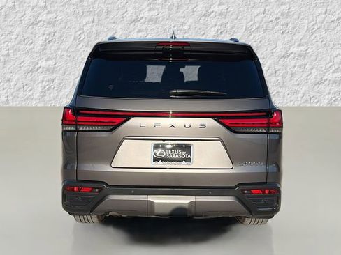 Used 2023 Lexus LX 600 4WD w/ Luxury Package image 4