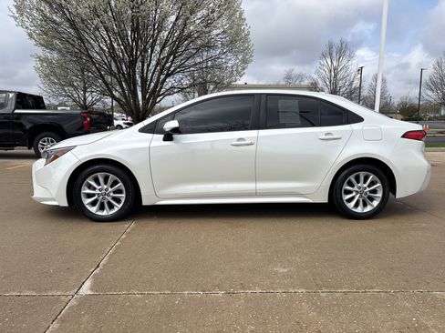 Used 2020 Toyota Corolla LE w/ LE Convenience Package image 4