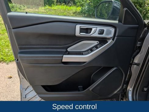Used 2023 Ford Explorer Limited w/ Limited Technology Package AWD/4WD image 39