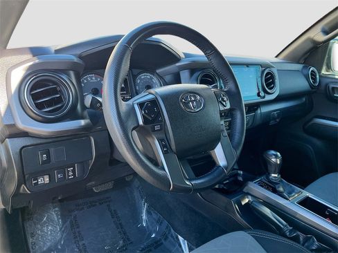 Used 2023 Toyota Tacoma TRD Off-Road image 9