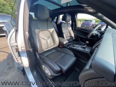 Used 2018 Porsche Macan Sport Edition AWD/4WD image 40