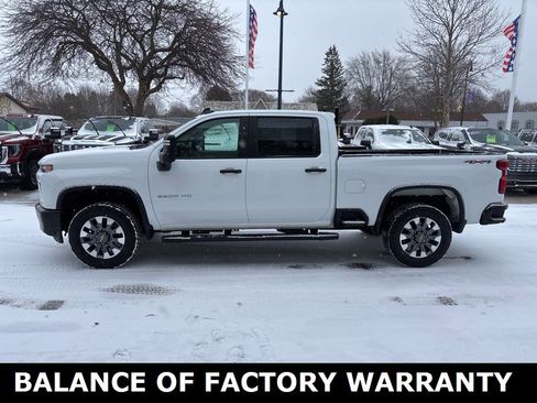 Used 2022 Chevrolet Silverado 2500 Custom w/ Custom Value Package image 8