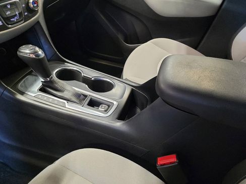 Used 2019 Chevrolet Equinox LT FWD image 26
