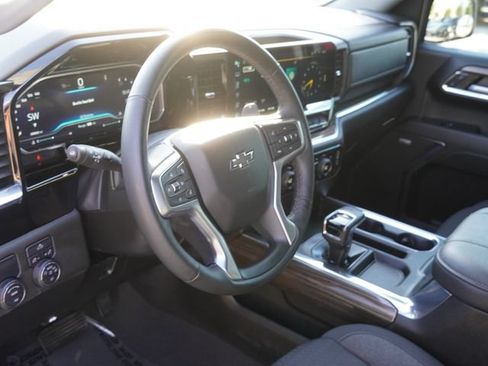 Used 2024 Chevrolet Silverado 1500 RST w/ Convenience Package II RWD image 17