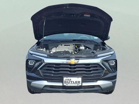 Used 2025 Chevrolet TrailBlazer LT AWD/4WD image 23