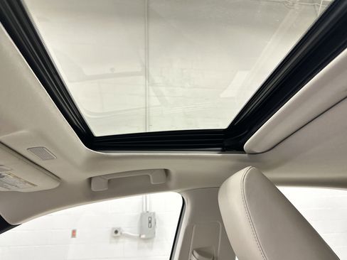 Used 2023 Lexus ES 300h w/ Premium Package image 28