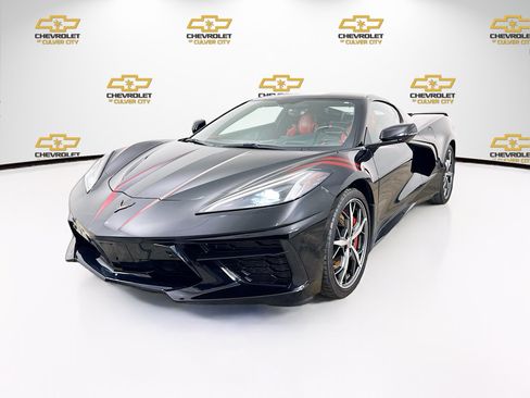 Used 2022 Chevrolet Corvette Stingray Preferred Cpe w/ Z51 Performance Package RWD image 3