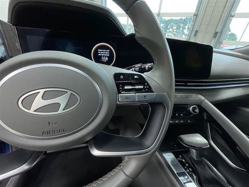 Used 2024 Hyundai Elantra SEL w/ Convenience Package FWD image 20