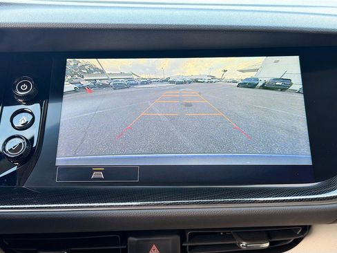 Used 2021 Buick Envision Essence image 31