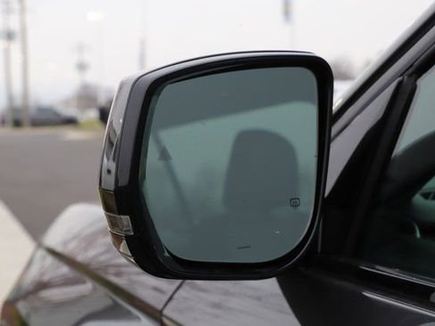 New 2025 Jeep Grand Cherokee L Altitude image 9