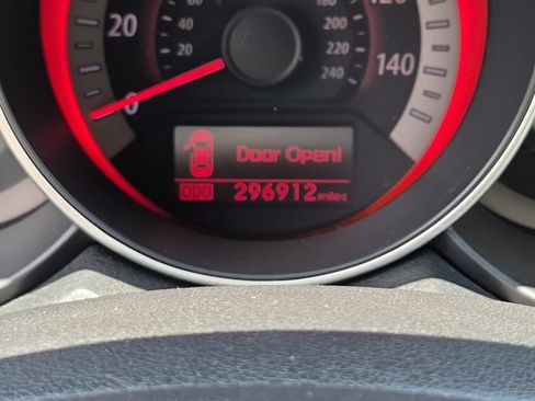 Used 2012 Kia Forte SX FWD image 21
