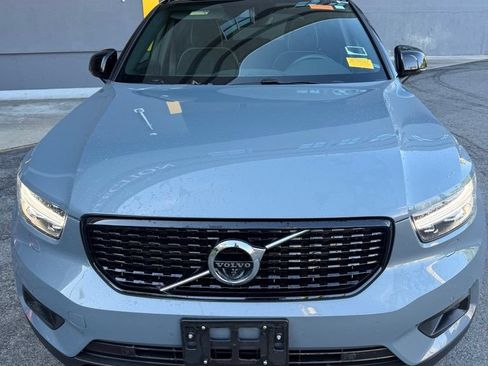 Used 2022 Volvo XC40 T5 R-Design w/ Advanced Package AWD/4WD image 4