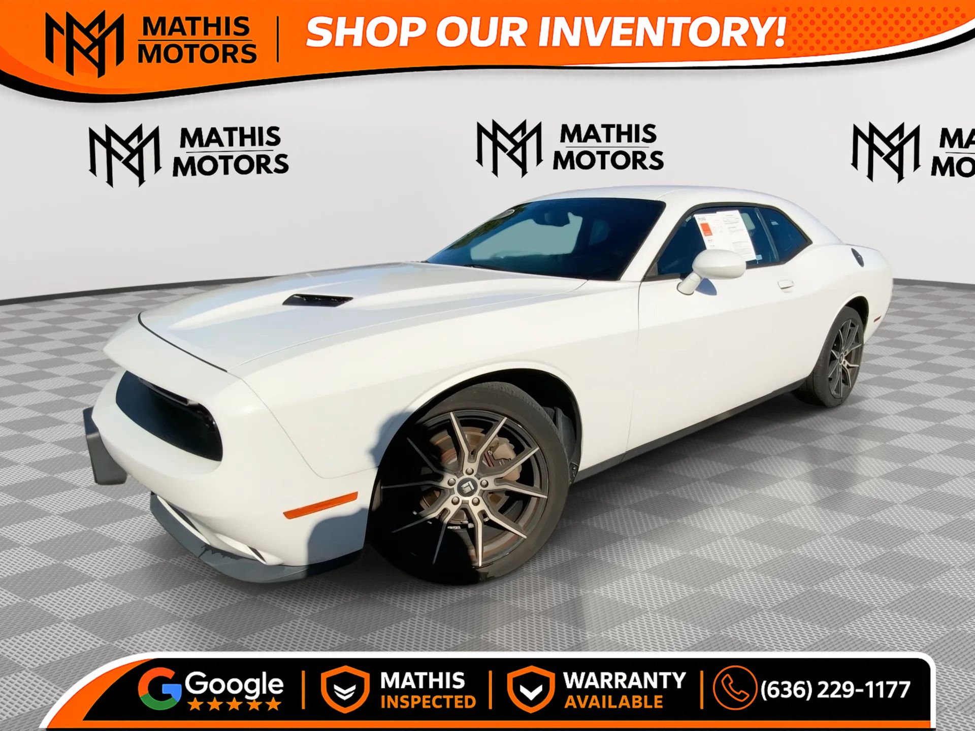 Used 2017 Dodge Challenger SXT RWD image 1