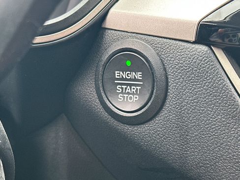 Used 2022 Ford Escape SEL FWD image 21
