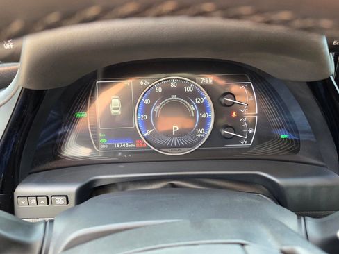 Used 2024 Lexus ES 300h w/ Premium Package image 19