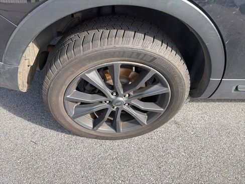 Used 2019 Ford Explorer XLT w/ Equipment Group 202A image 12