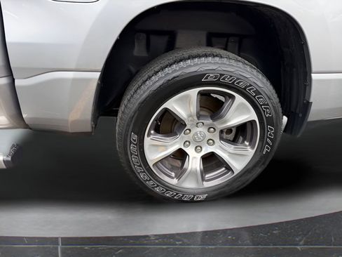Used 2024 RAM 1500 Laramie image 12