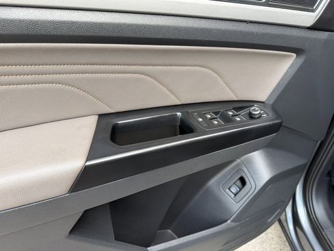 Used 2021 Volkswagen Atlas SE image 21