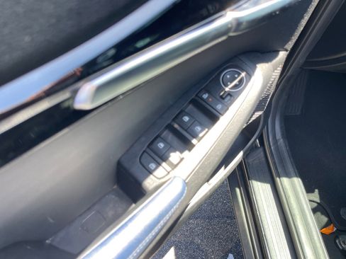 Used 2025 Kia Seltos S FWD image 8