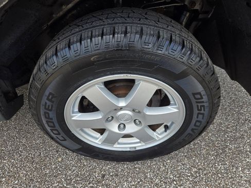 Used 2010 Jeep Grand Cherokee Laredo AWD/4WD image 39