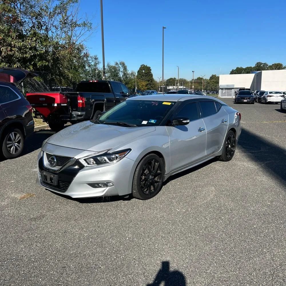 Used 2016 Nissan Maxima SR FWD image 1